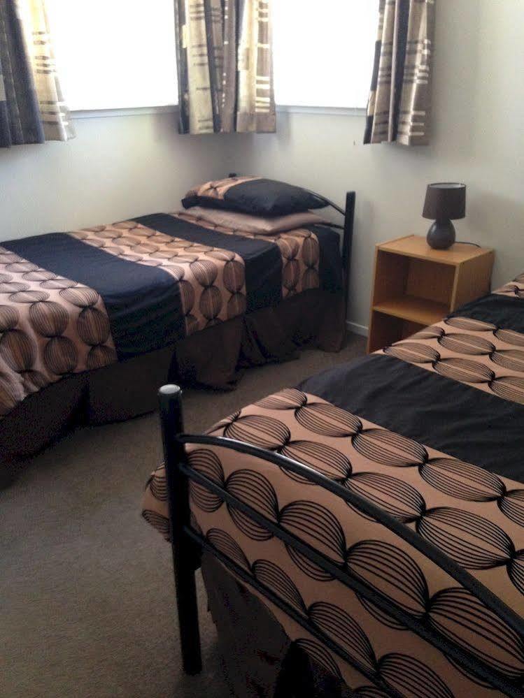 Tudor Oaks Motel มานกาไว ภายนอก รูปภาพ
